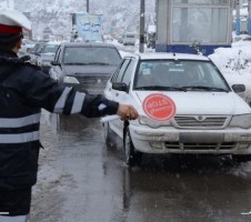 تردد خودروهای بدون زنجیرچرخ در جاده‌های شمال ممنوع شد